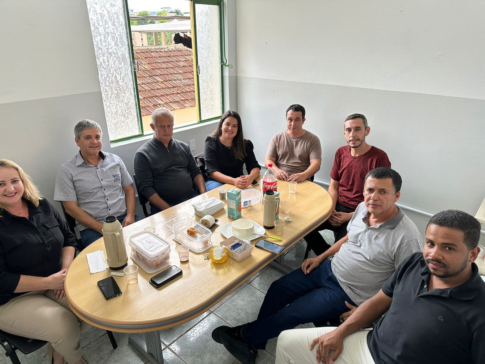 Equipe da Santa Casa durante reunião com representantes de municípios da microrregião para fortalecer a cooperação regional em saúde.